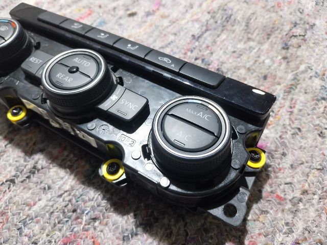 bontott VW TRANSPORTER Fűtéskapcsoló (digit klímás)