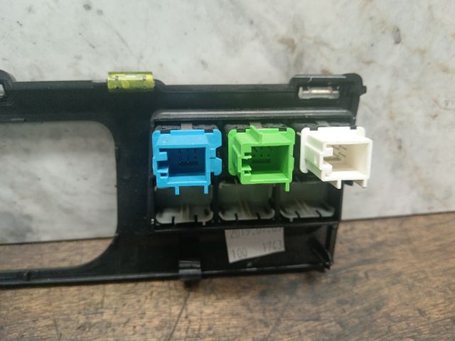 bontott VW TRANSPORTER Fűtéskapcsoló Keret