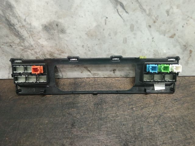 bontott VW TRANSPORTER Fűtéskapcsoló Keret