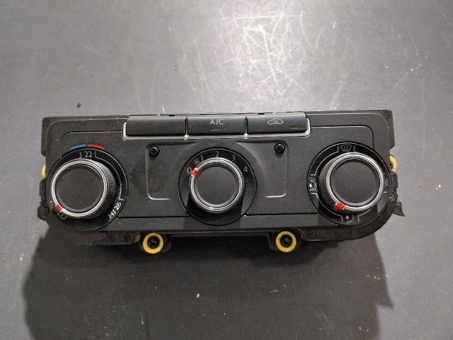 bontott VW TRANSPORTER Fűtéskapcsoló (manuális klímás)