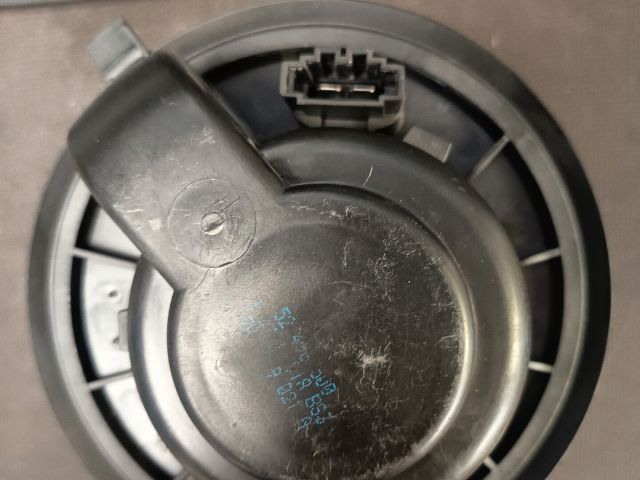 bontott VW TRANSPORTER Fűtőmotor (Klímás)