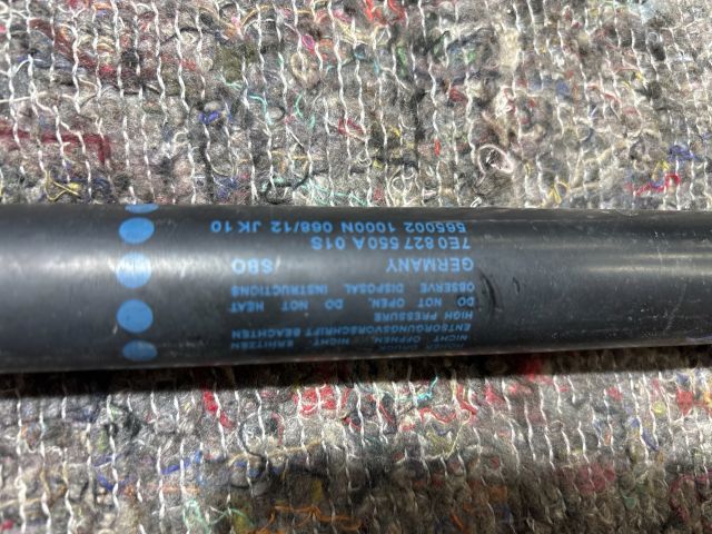 bontott VW TRANSPORTER Gázrugós Kitámasztó Teleszkóp Csomagtérajtó Bal