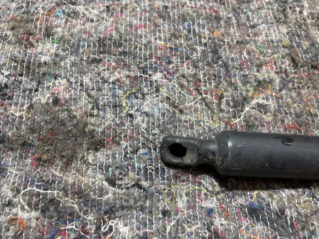 bontott VW TRANSPORTER Gázrugós Kitámasztó Teleszkóp Csomagtérajtó Jobb