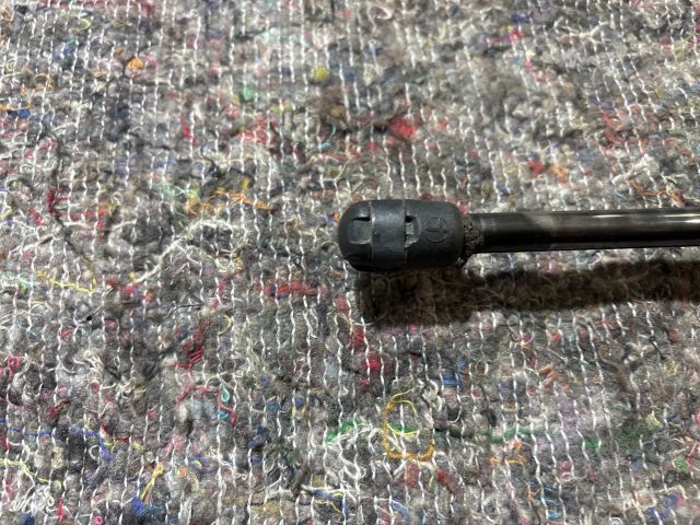 bontott VW TRANSPORTER Gázrugós Kitámasztó Teleszkóp Csomagtérajtó Jobb