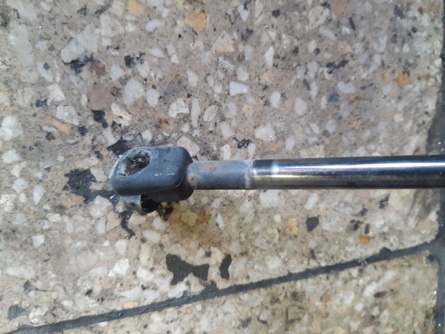 bontott VW TRANSPORTER Gázrugós Kitámasztó Teleszkóp Csomagtérajtó Jobb