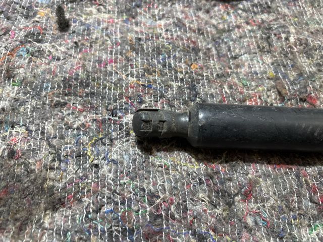 bontott VW TRANSPORTER Gázrugós Kitámasztó Teleszkóp Csomagtérajtó Jobb