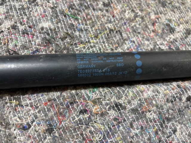 bontott VW TRANSPORTER Gázrugós Kitámasztó Teleszkóp Csomagtérajtó Jobb