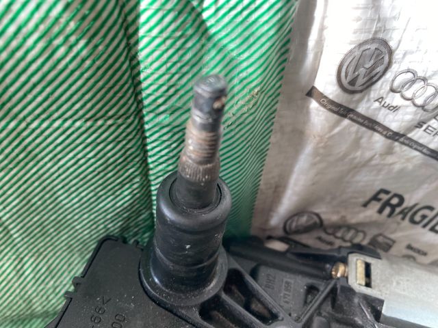 bontott VW TRANSPORTER Hátsó Ablaktörlő Motor