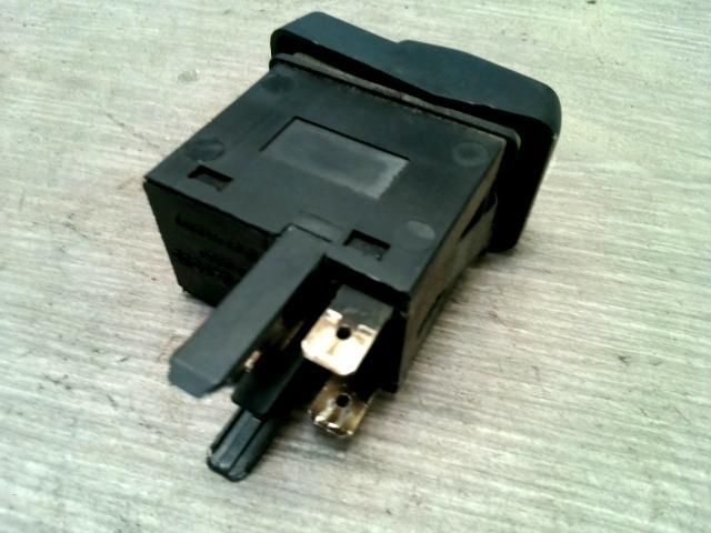 bontott VW TRANSPORTER Hátsó Ködzárófény Kapcsoló