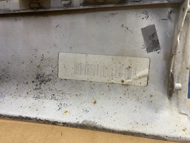 bontott VW TRANSPORTER Hátsó Lökhárító (Üresen)