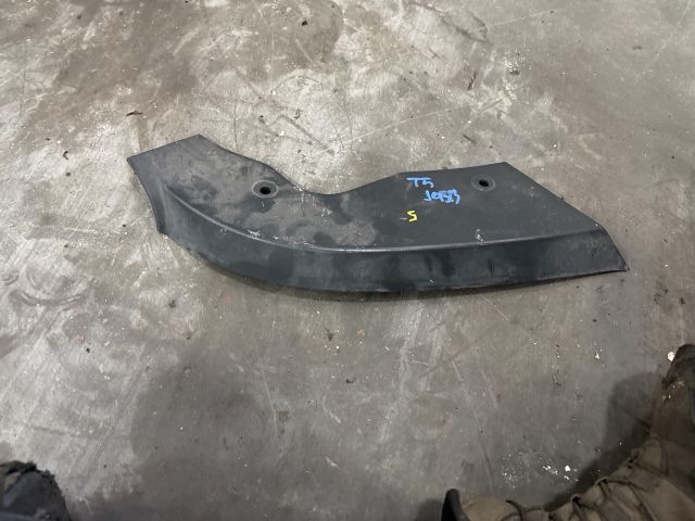 bontott VW TRANSPORTER Homlokfal Burkolat