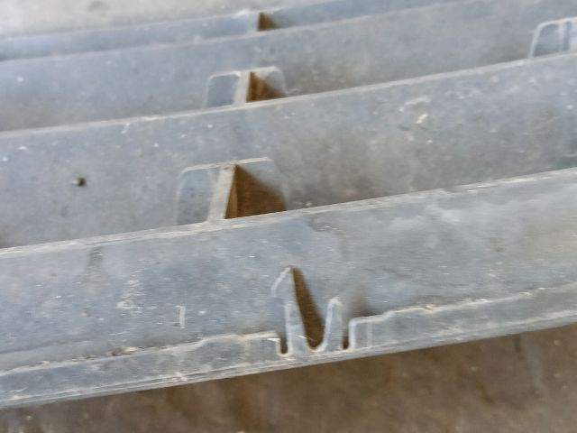 bontott VW TRANSPORTER Hűtőrács