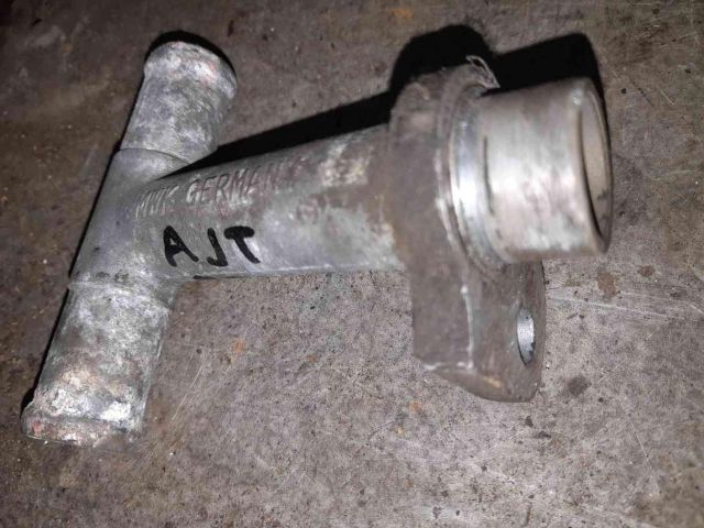 bontott VW TRANSPORTER Hűtővíz Elosztó Cső