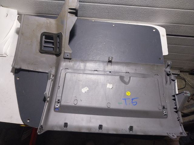 bontott VW TRANSPORTER Jobb Alsó Műszerfal Burkolat