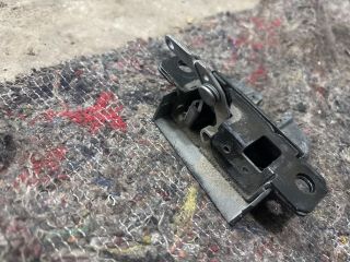 bontott VW TRANSPORTER Jobb Csomagtérajtó Zárszerkezet