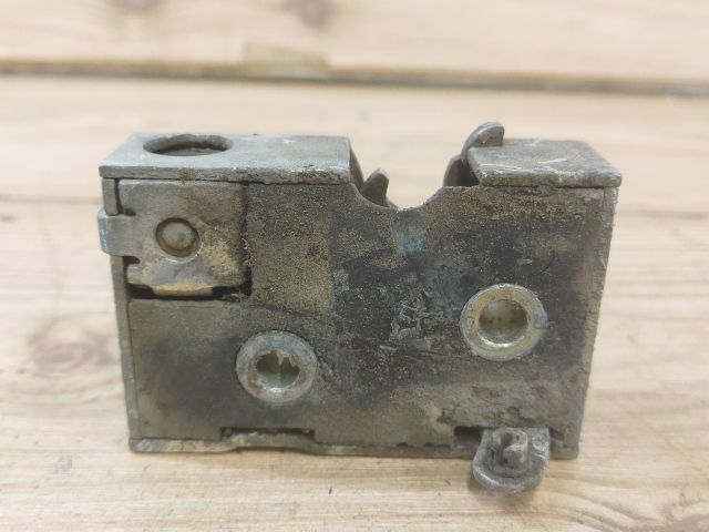 bontott VW TRANSPORTER Jobb Csomagtérajtó Zárszerkezet