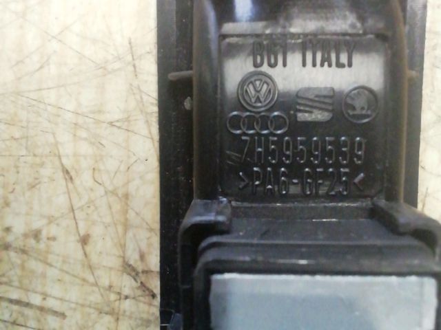 bontott VW TRANSPORTER Jobb első Ablakemelő Kapcsoló