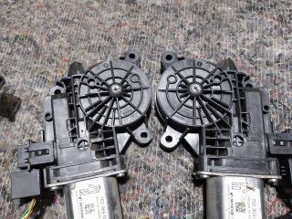 bontott VW TRANSPORTER Jobb első Ablakemelő Motor