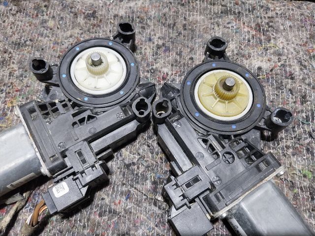 bontott VW TRANSPORTER Jobb első Ablakemelő Motor