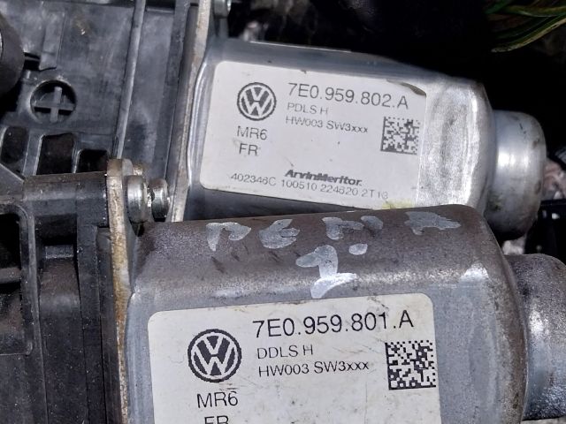 bontott VW TRANSPORTER Jobb első Ablakemelő Motor