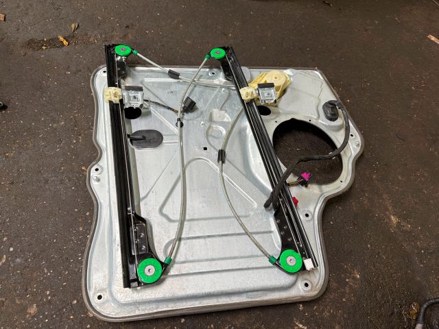 bontott VW TRANSPORTER Jobb első Ablakemelő Szerkezet (Elektromos)