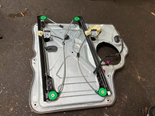 bontott VW TRANSPORTER Jobb első Ablakemelő Szerkezet (Elektromos)