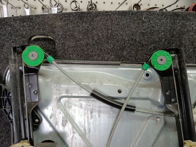 bontott VW TRANSPORTER Jobb első Ablakemelő Szerkezet (Elektromos)