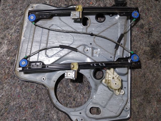 bontott VW TRANSPORTER Jobb első Ablakemelő Szerkezet (Elektromos)