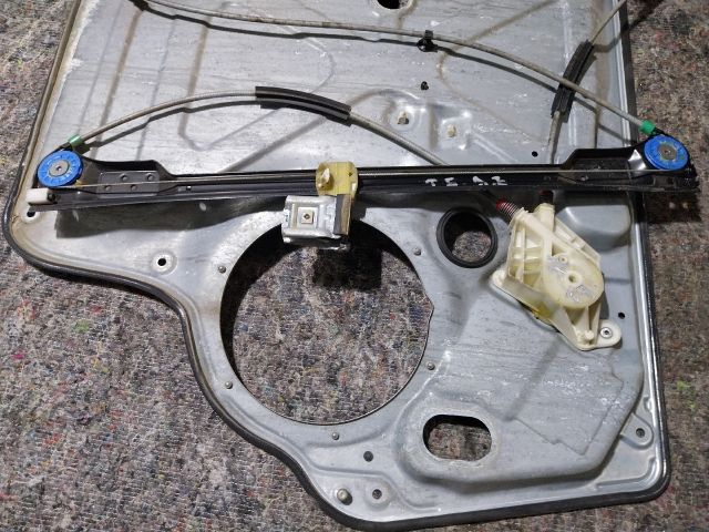 bontott VW TRANSPORTER Jobb első Ablakemelő Szerkezet (Elektromos)