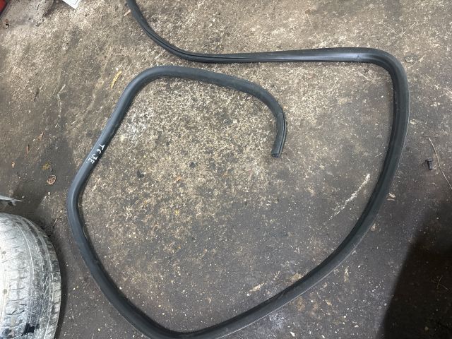 bontott VW TRANSPORTER Jobb első Ajtó Szigetelés