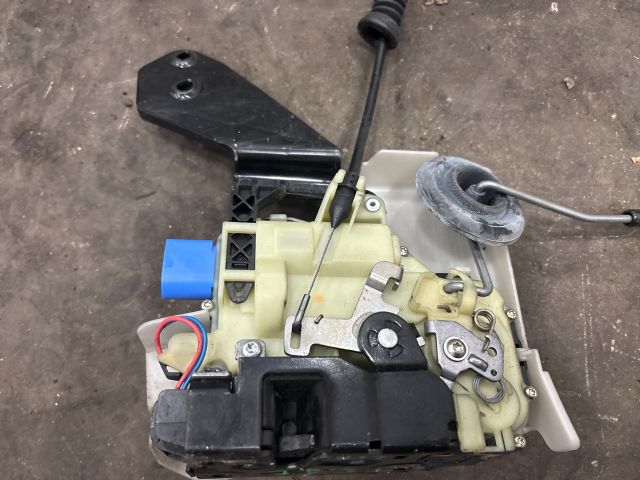 bontott VW TRANSPORTER Jobb első Ajtózár