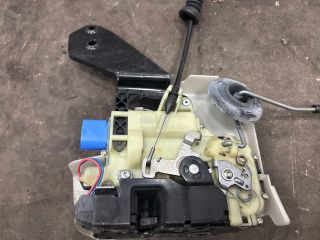 bontott VW TRANSPORTER Jobb első Ajtózár