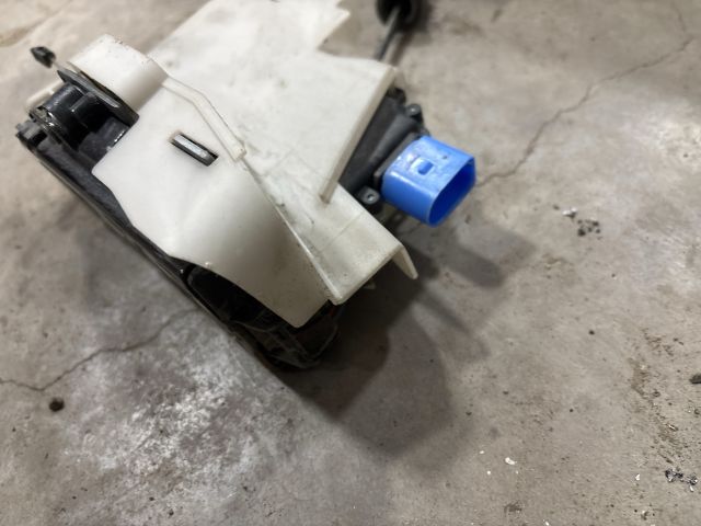 bontott VW TRANSPORTER Jobb első Ajtózár