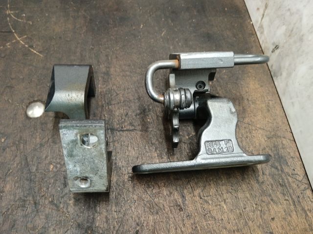 bontott VW TRANSPORTER Jobb első Alsó Zsanér