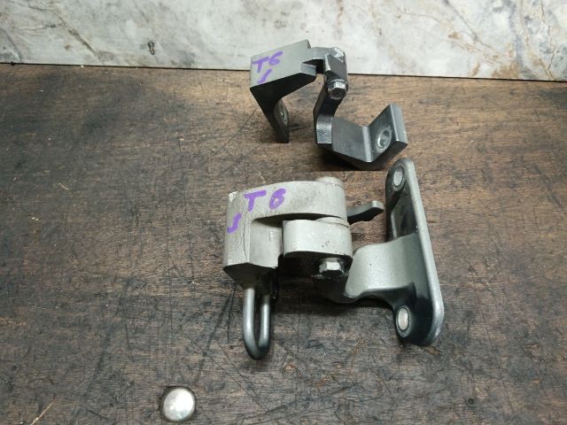 bontott VW TRANSPORTER Jobb első Alsó Zsanér