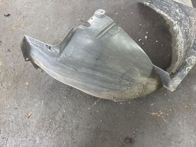 bontott VW TRANSPORTER Jobb első Dobbetét (Kerékjárati, Műanyag)