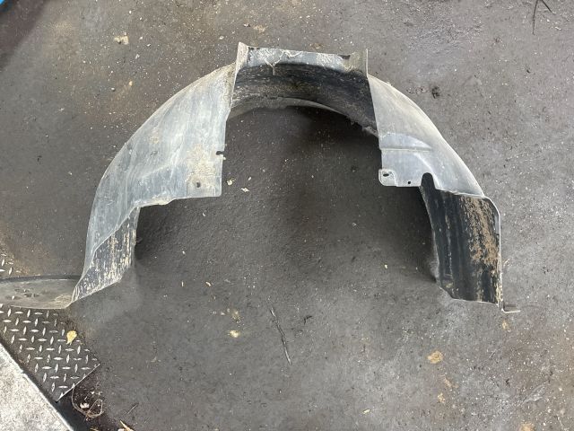 bontott VW TRANSPORTER Jobb első Dobbetét (Kerékjárati, Műanyag)