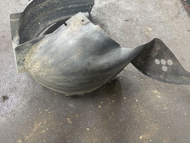 bontott VW TRANSPORTER Jobb első Dobbetét (Kerékjárati, Műanyag)