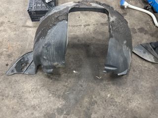 bontott VW TRANSPORTER Jobb első Első Dobbetét (Kerékjárati, Műanyag)