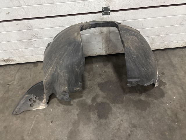 bontott VW TRANSPORTER Jobb első Első Dobbetét (Kerékjárati, Műanyag)