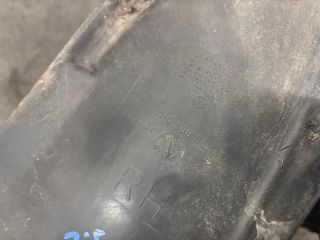 bontott VW TRANSPORTER Jobb első Első Dobbetét (Kerékjárati, Műanyag)