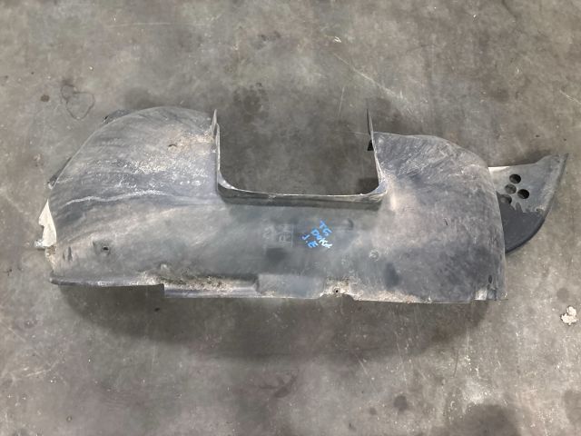 bontott VW TRANSPORTER Jobb első Első Dobbetét (Kerékjárati, Műanyag)