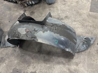 bontott VW TRANSPORTER Jobb első Első Dobbetét (Kerékjárati, Műanyag)