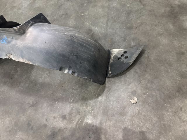 bontott VW TRANSPORTER Jobb első Első Dobbetét (Kerékjárati, Műanyag)