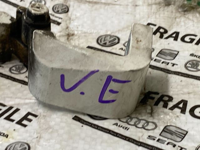 bontott VW TRANSPORTER Jobb első Felső Zsanér