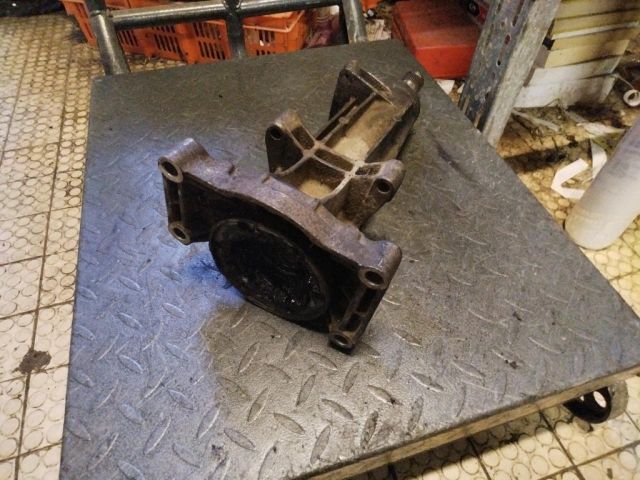 bontott VW TRANSPORTER Jobb első Féltengely Tartó