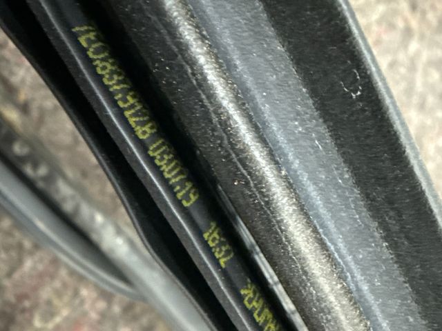 bontott VW TRANSPORTER Jobb első Gumikéder