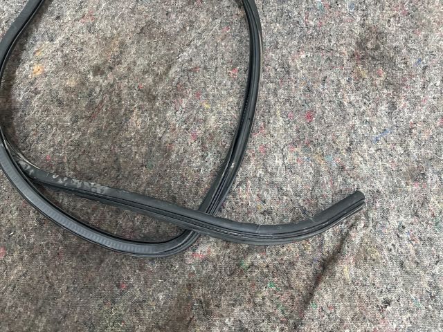 bontott VW TRANSPORTER Jobb első Gumikéder