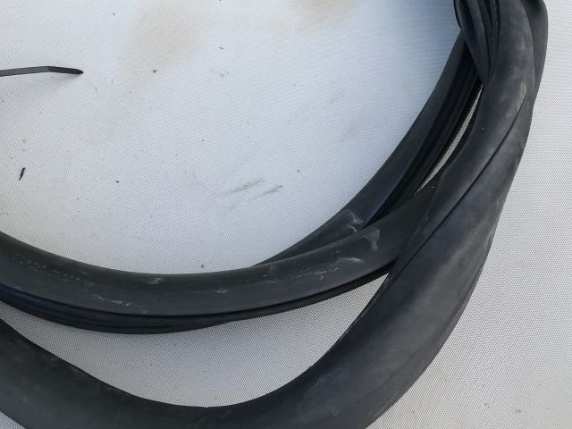 bontott VW TRANSPORTER Jobb első Gumikéder