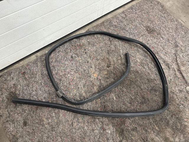 bontott VW TRANSPORTER Jobb első Gumikéder